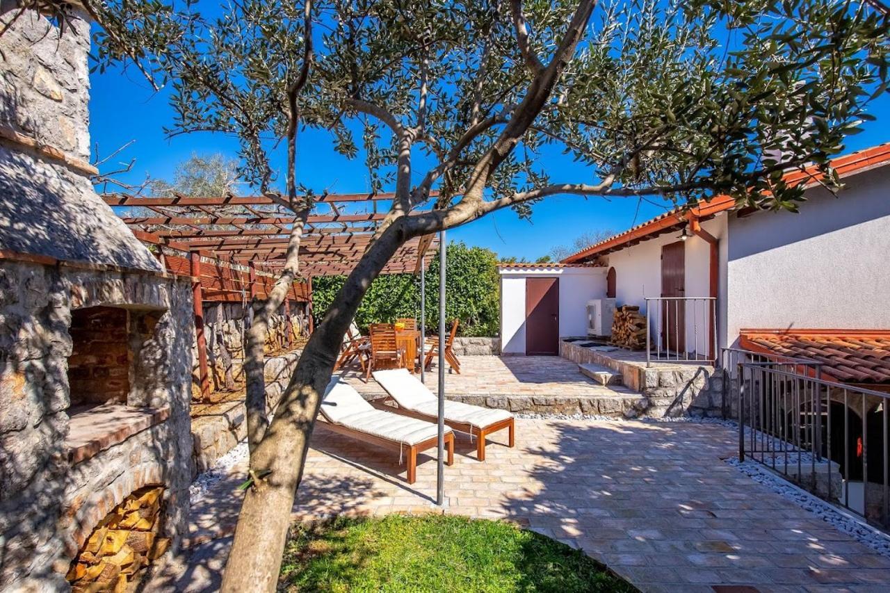 Olea Villa Ika Buitenkant foto